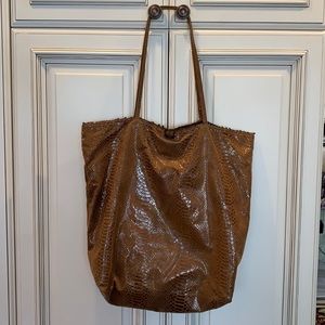 Tote. Good used condition